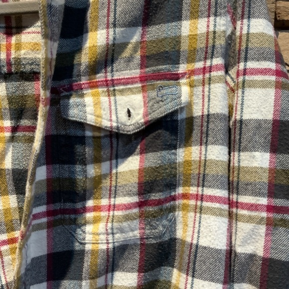 Woolrich men’s 100% cotton flannel button down shirt Size Large - Picture 2 of 4